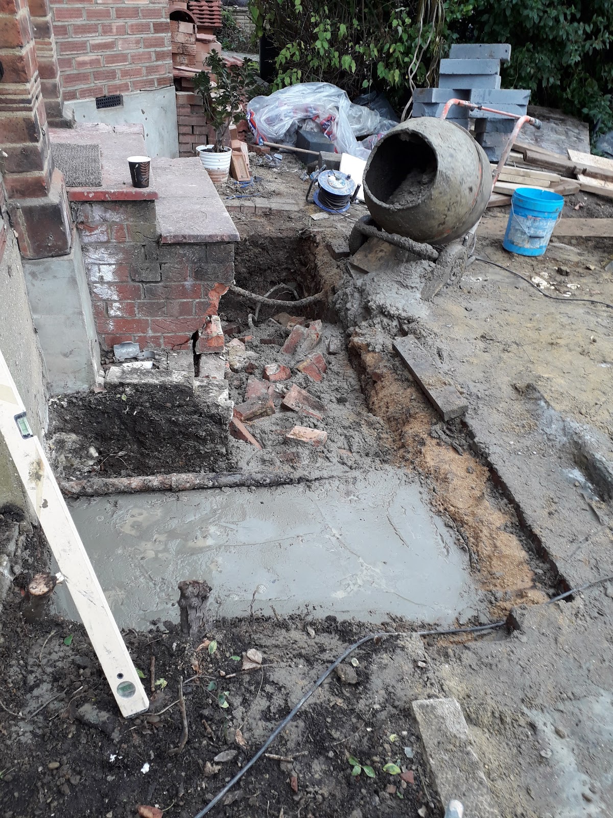 J & B Builders & Plumbing Services
